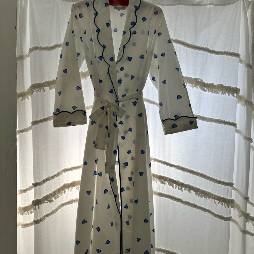 Parisian Designer Linen Robe - Picture 2 of 6